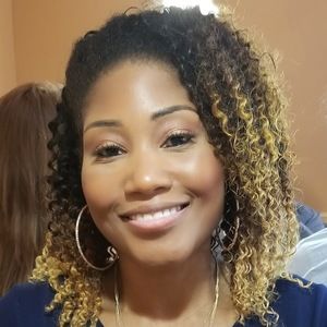 Meet your Posher, Dione